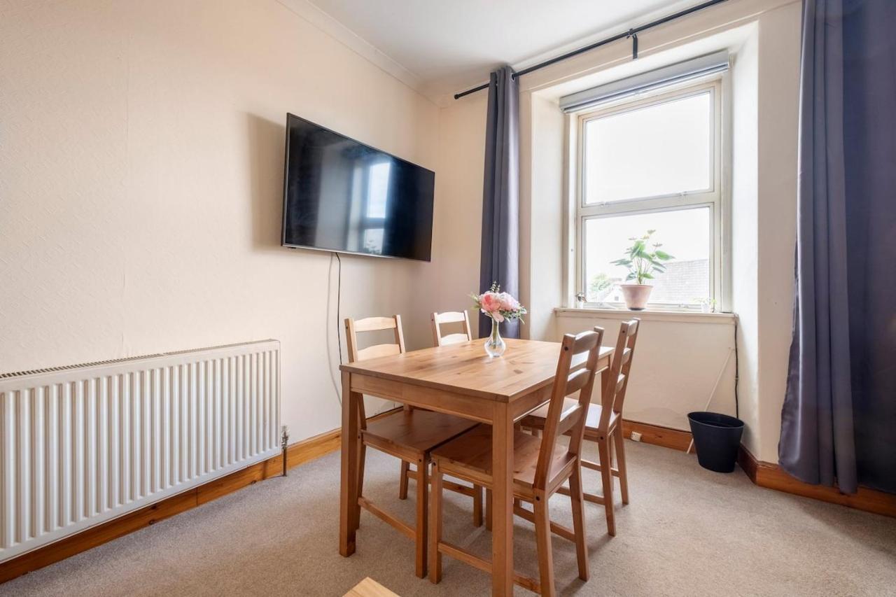2 Bed Central Ness Apart - May Court Инвернес Екстериор снимка