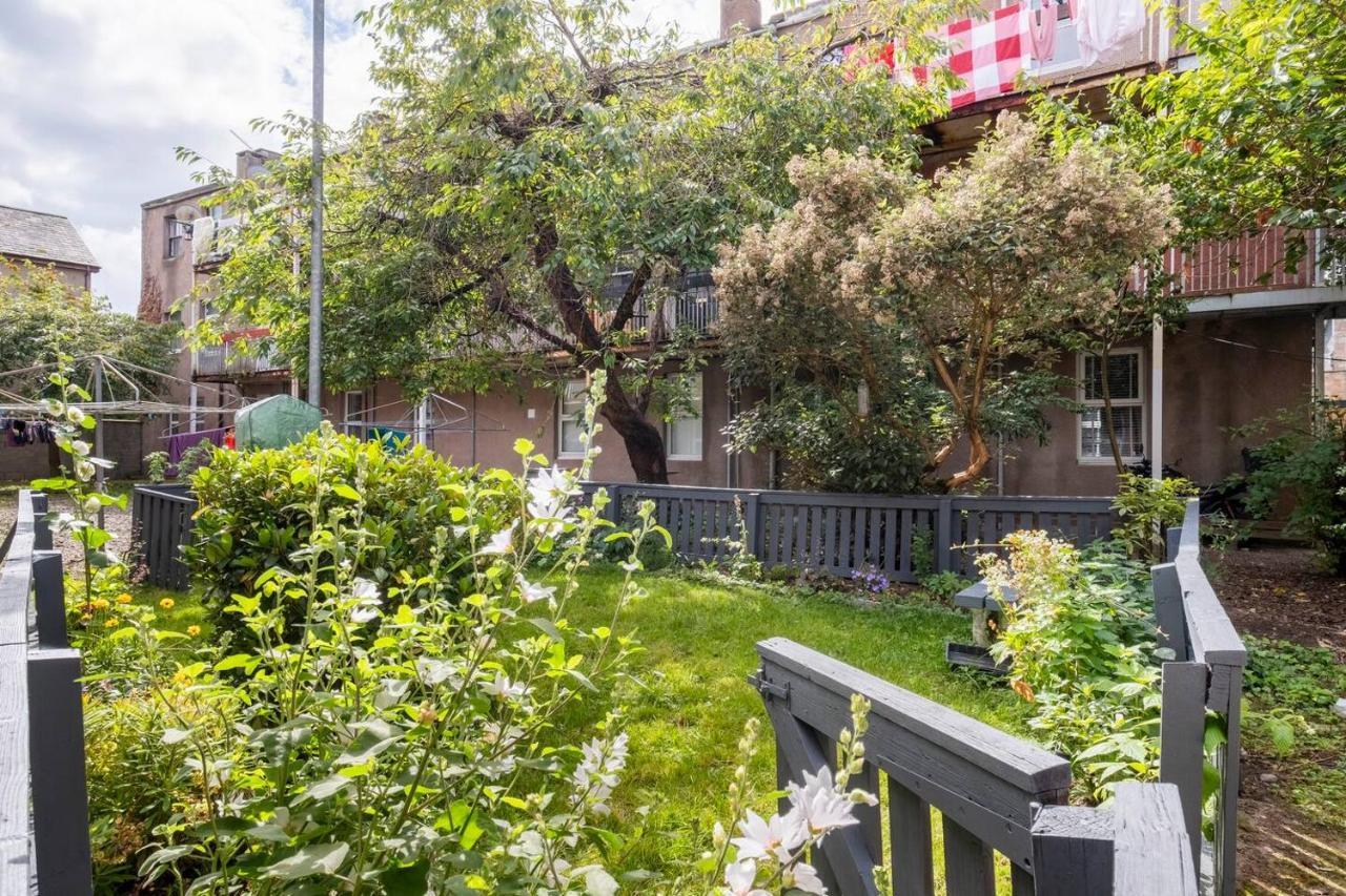 2 Bed Central Ness Apart - May Court Инвернес Екстериор снимка